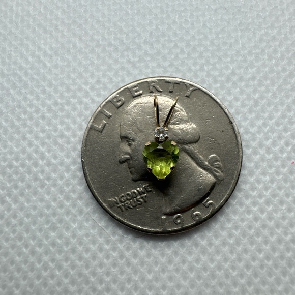 10K Yellow Gold Heart Shape Peridot And Cubic Zirconia Accent Pendant Estate - Picture 10 of 13